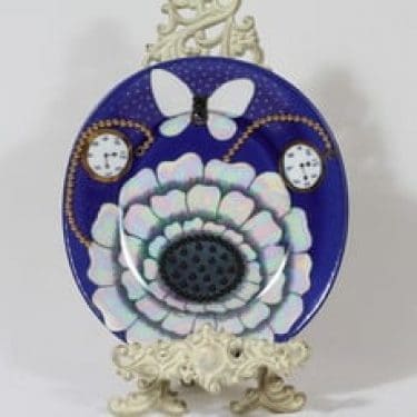 Arabia Florence koristelautanen, käsinmaalattu, suunnittelija Birger Kaipiainen, käsinmaalattu, signeerattu, helmi- ja lysterikoriste