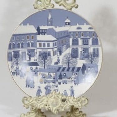 Arabia Joululautanen vuosilautanen, 1984, suunnittelija Raija Uosikkinen, 1984, serikuva