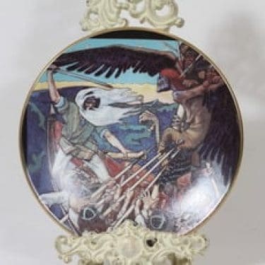 Arabia koristelautanen, Sammon puolustus, suunnittelija Akseli Gallen-Kallela, Sammon puolustus