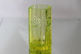 Riihimäen lasi Rondella maljakko, keltainen, suunnittelija Tamara Aladin, massiivinen, retro