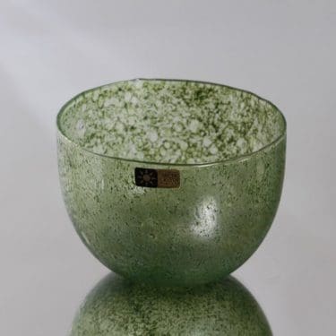 Nuutajärvi Tunturissa taide-esine, Mittumaari, suunnittelija Oiva Toikka, Mittumaari, signeerattu