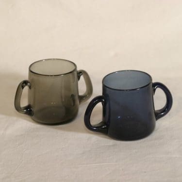 Iittala i-151 lastenmukit, 2 kpl, suunnittelija Timo Sarpaneva,