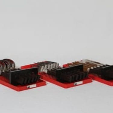 Fiskars Triennale aterimet, 6 henkilölle, 18 kpl, suunnittelija Bertel Gardberg, 6 henkilölle, teräs/palisanteri