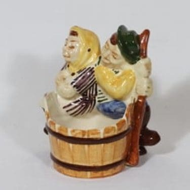 Kupittaan savi Matti ja Maija figuuri, suunnittelija Artturi Numminen, käsinmaalattu, signeerattu