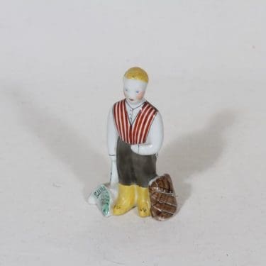 Arabia figuuri, käsinmaalattu, suunnittelija Anja Juurikkala, käsinmaalattu, pieni