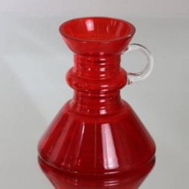 Riihimäen lasi Kleopatra maljakko, punainen, suunnittelija Tamara Aladin, pieni