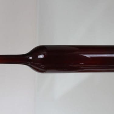 Nuutajärvi Pro Arte koristepullo, rubiininpunainen, suunnittelija Oiva Toikka,