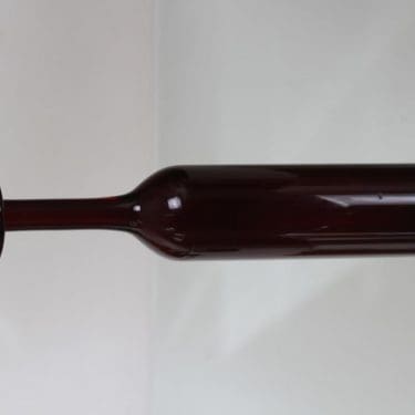 Nuutajärvi Pro Arte koristepullo, rubiininpunainen, suunnittelija Oiva Toikka,