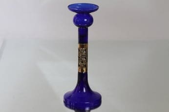 Turun hopea|Kumela P 409 kynttilänjalka, koboltinsininen, suunnittelija Pentti Sarpaneva, pronssivanne