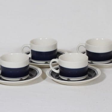 Arabia Kasino kahvikupit, 4 kpl, suunnittelija Göran Bäck, raitakoriste