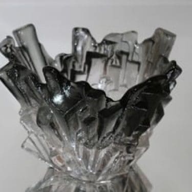 Humppila maljakko, Vihreä-kirkas, suunnittelija Pertti Santalahti, massiivinen