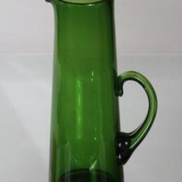 Kumela 114 mehukaadin, 1.5 l, suunnittelija Maija Carlson, 1.5 l