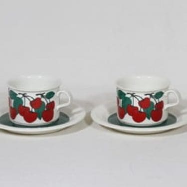Arabia Kirsikka teekupit, 2 kpl, suunnittelija Inkeri Seppälä, serikuva, retro