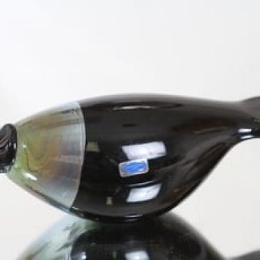 Nuutajärvi koristelintu, Varis, suunnittelija Oiva Toikka, Varis, lysteri, signeerattu