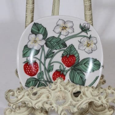 Arabia Botanica koristelautanen, Ahomansikka, suunnittelija Esteri Tomula, Ahomansikka, pieni, serikuva