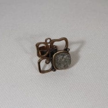 Turun hopea Luu sormus, pronssi, suunnittelija Pentti Sarpaneva, pronssi, kvartsi