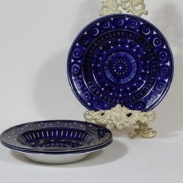 Arabia Valencia lautaset, syvä, 3 kpl, suunnittelija Ulla Procope, syvä, käsinmaalattu, signeerattu