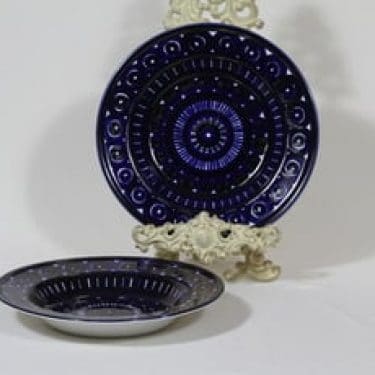 Arabia Valencia lautaset, syvä, 2 kpl, suunnittelija Ulla Procope, syvä, käsinmaalattu, signeerattu