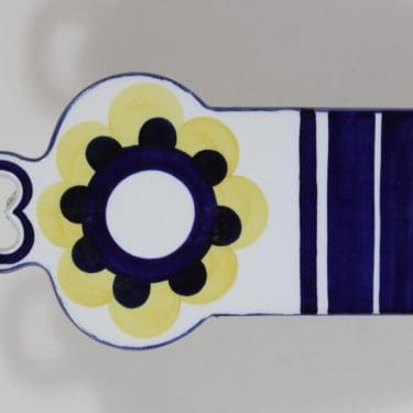 Arabia Paju talouslevy, keltainen-sininen, suunnittelija Anja Jaatinen-Winqvist, käsinmaalattu, signeerattu, retro