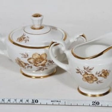 Arabia Myrna sokerikko ja kermakko, suunnittelija Olga Osol, siirtokuva