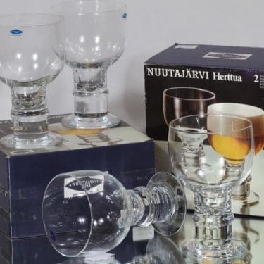 Nuutajärvi Herttua olutlasit, kirkas, 4 kpl, suunnittelija Heikki Orvola,
