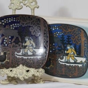 Arabia vuosilautanen, 1978, suunnittelija Raija Uosikkinen, 1978, Kalevala-aihe