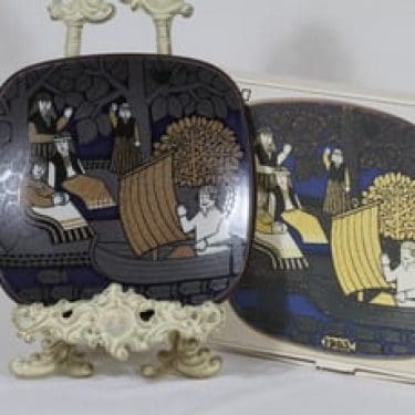 Arabia vuosilautanen, 1983, suunnittelija Raija Uosikkinen, 1983, Kalevala-aihe