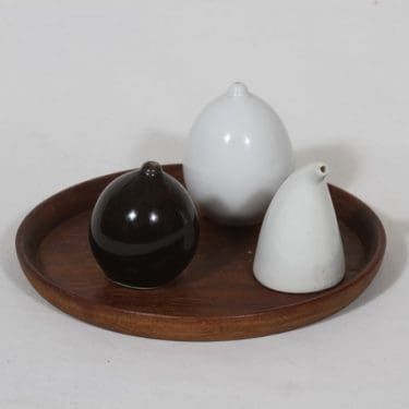 Arabia FA sirottimet ja teaktarjotin, eri värejä, 3 kpl, suunnittelija ,