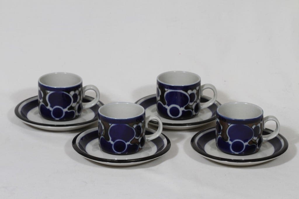 Arabia Saara kahvikupit, 4 kpl, suunnittelija Anja Jaatinen-Winquist, puhalluskoriste, retro