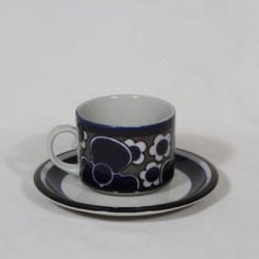 Arabia Saara teekuppi, suunnittelija Anja Jaatinen-Winquist, puhalluskoriste, retro