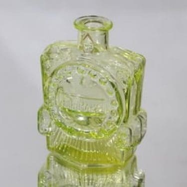 Riihimäen lasi Veturipullo koristepullo, keltainen, suunnittelija Erkkitapio Siiroinen, pieni