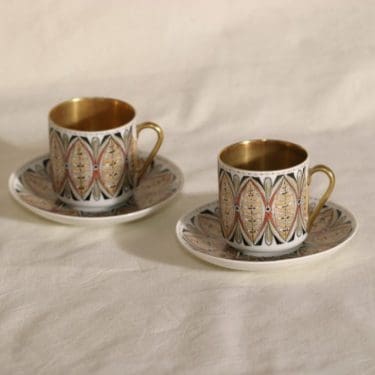 Arabia Milla mokkakupit, käsinmaalattu, 2 kpl, suunnittelija Esteri Tomula, käsinmaalattu