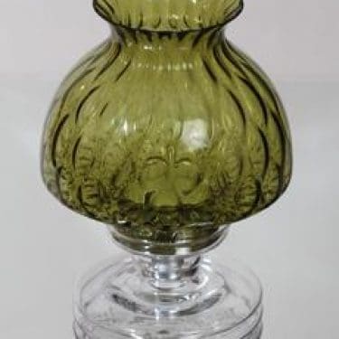 Riihimäen lasi Apollo kynttilälyhty, oliivinvihreä, suunnittelija Nanny Still, rihlakoriste