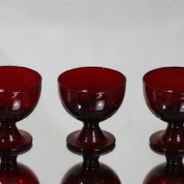 Nuutajärvi Bistro lasit, rubiininpunainen, 3 kpl, suunnittelija Saara Hopea, pieni