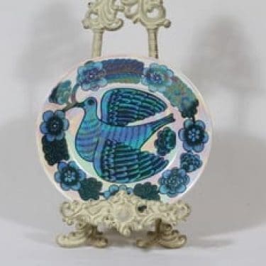 Arabia BK koristelautanen, signeerattu, suunnittelija Birger Kaipiainen, signeerattu, serikuva