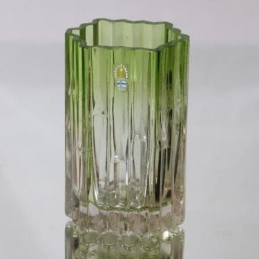 Humppila Mesiurut maljakko, vihreä, suunnittelija Tauno Wirkkala,