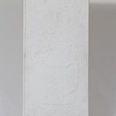 Arabia seinälaatta, signeerattu, suunnittelija Gunvor Olin-Grönqvist, signeerattu, suuri, mattalasite