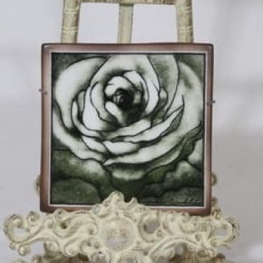 Arabia seinälaatta, Huiskula, suunnittelija Heljä Liukko-Sundström, Huiskula, pieni, serikuva