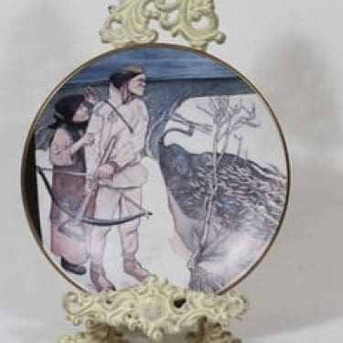 Arabia koristelautanen, Joukahaisen kosto, suunnittelija Akseli Gallen-Kallela, Joukahaisen kosto, serikuva, Kalevala-aihe