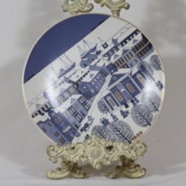 Arabia Joululautanen vuosilautanen, 1989, suunnittelija Raija Uosikkinen, 1989, serikuva