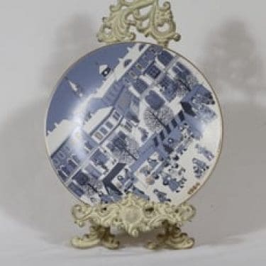 Arabia Joululautanen vuosilautanen, 1984, suunnittelija Raija Uosikkinen, 1984, serikuva