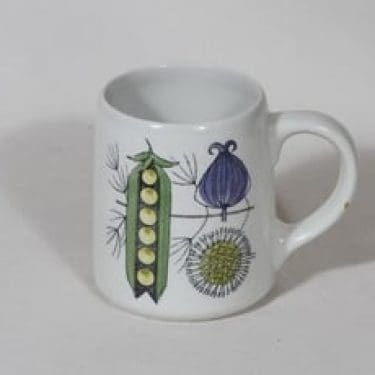 Arabia Vegeta muki, 40 cl, suunnittelija Esteri Tomula, 40 cl, painettu ja käsinmaalattu, retro