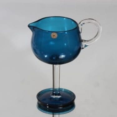 Riihimäen lasi Harlekiini kermakko, sininen, suunnittelija Nanny Still,