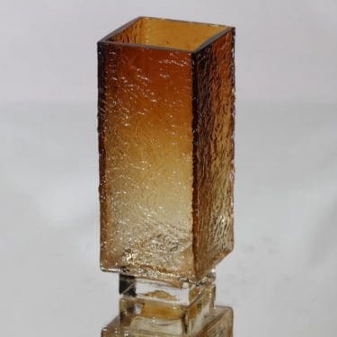 Kumela Kallio maljakko, signeerattu, suunnittelija Kaj Blomqvist, signeerattu