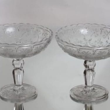 Nuutajärvi Apila kulhot, jalallinen, 2 kpl, suunnittelija , jalallinen