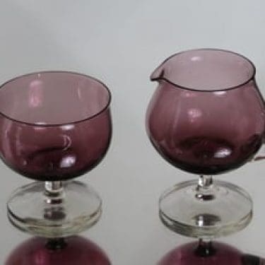 Kumela 25|26=2204 sokerikko ja kermakko, lila, suunnittelija Sirkku Kumela-Lehtonen,