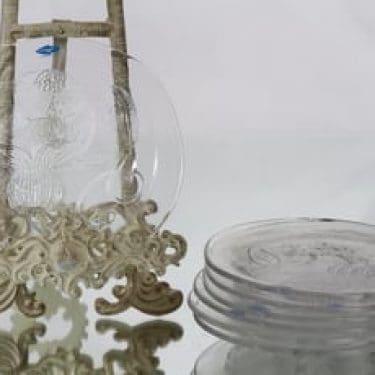 Nuutajärvi Pioni lautaset, kirkas, 7 kpl, suunnittelija Oiva Toikka, pieni