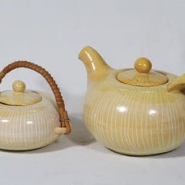 Kupittaan savi 347 II|347 III teekaatimet, eri kokoja, 2 kpl, suunnittelija , eri kokoja, käsinmaalattu