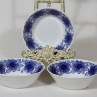 Arabia Malva lautaset, syvä, 3 kpl, suunnittelija Esteri Tomula, syvä, serikuva