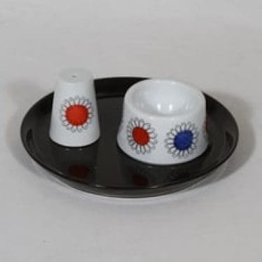 Arabia Pilkku munakuppi, sirotin ja tarjotin, suunnittelija Esteri Tomula, painettu ja käsinmaalattu, kukka-aihe, retro